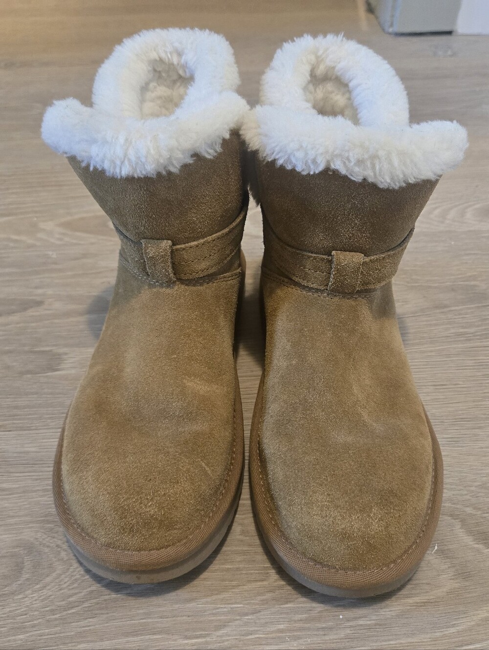 Ugg Koolaburra Delene Mini in Chestnut sz 6